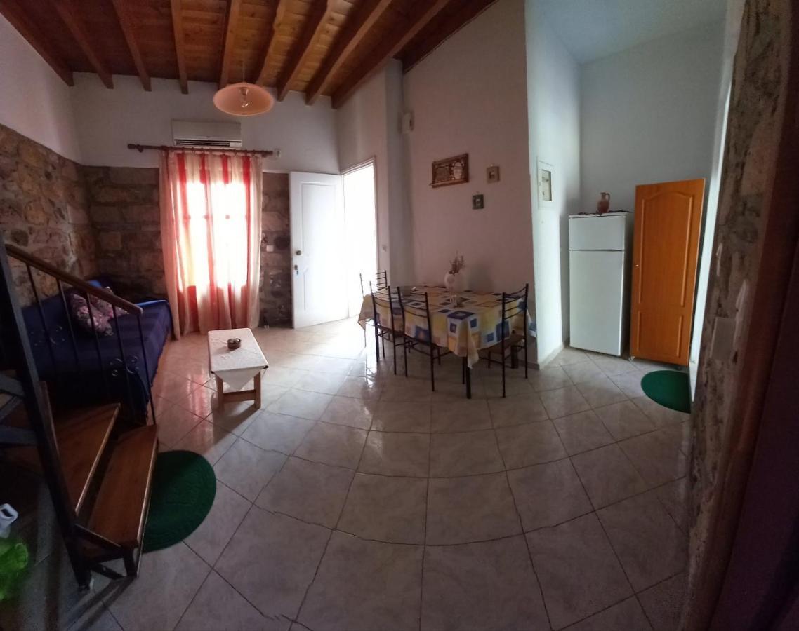 Agapis Apartment Petra (Lesbos)